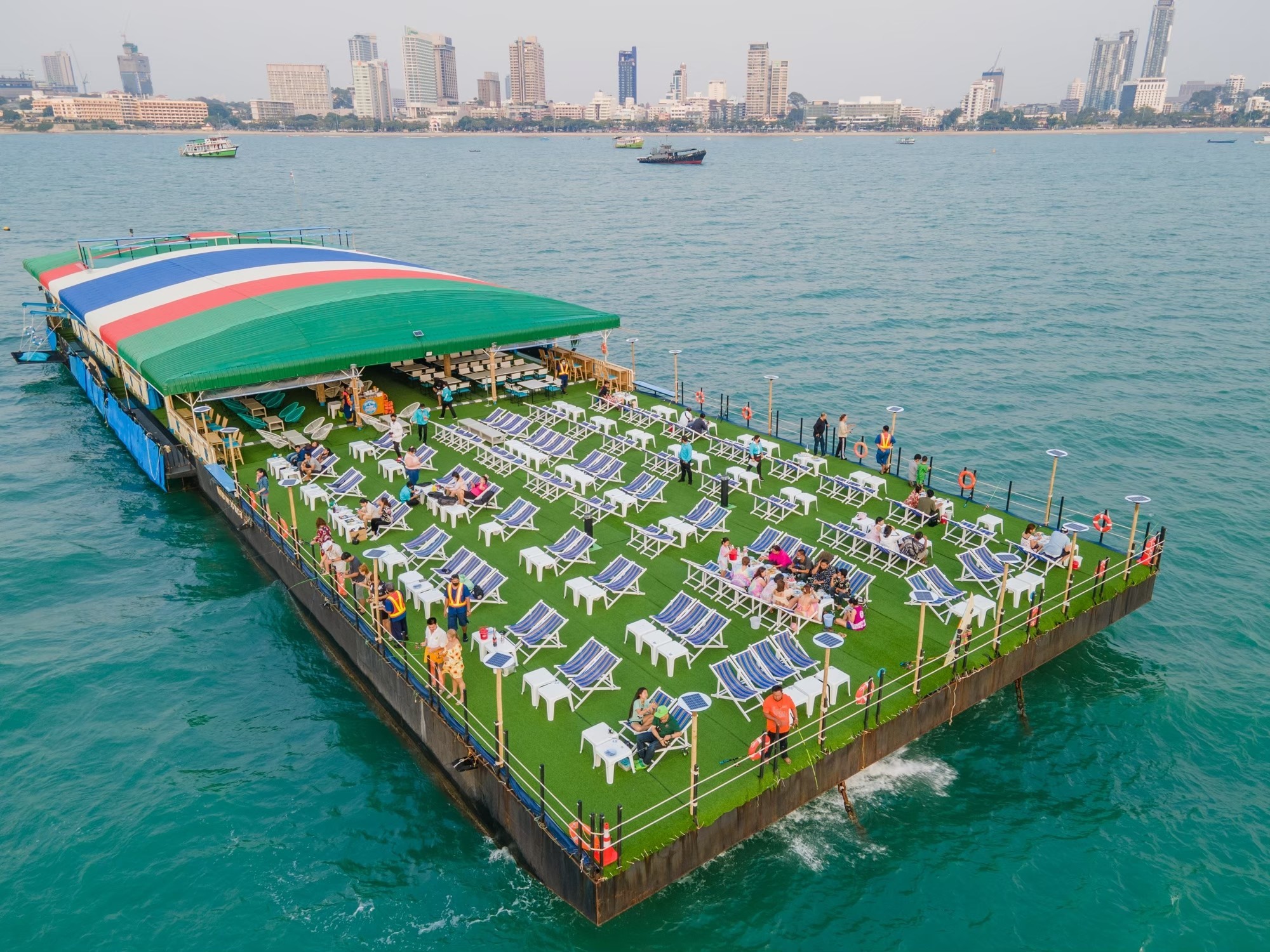 타코 트립 선상 카페 파타야 ([VCH]Tako Trip (Squid Fishing Cafe Pattaya)) 몽키트래블